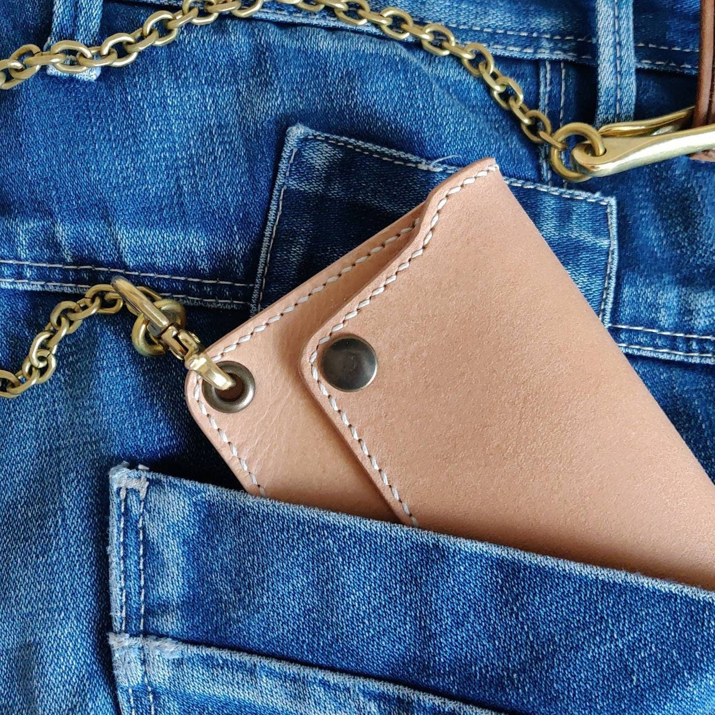 Short Trucker Wallet With A Ring For Chain or Lanyard, Unpainted Veg Tanned Wallet For Rider, Biker or Trucker