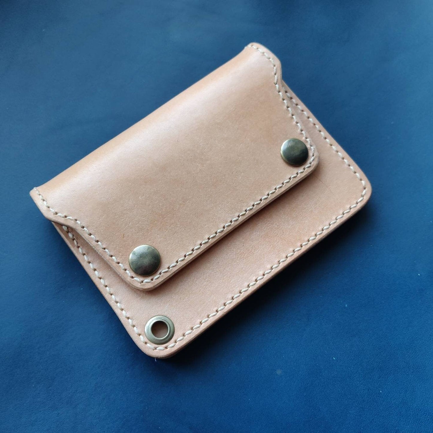 Short Trucker Wallet With A Ring For Chain or Lanyard, Unpainted Veg Tanned Wallet For Rider, Biker or Trucker